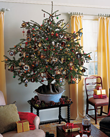 decorazioni-natale-albero-pigne-appese