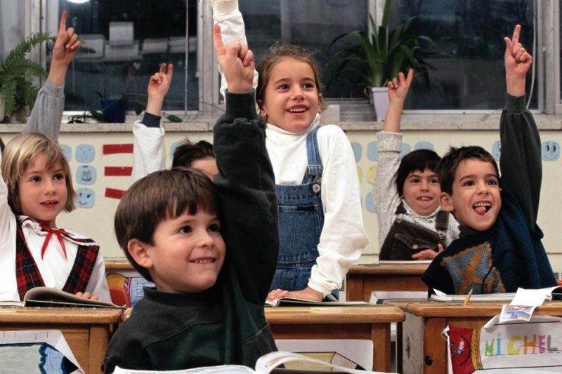 le femmine sono più brave dei maschi a scuola