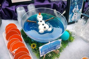 Buffet per una festa a tema Frozen_olaf che nuota