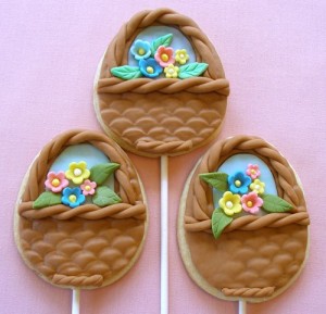biscotti di Pasqua con pasta di zucchero_cestini con fiori