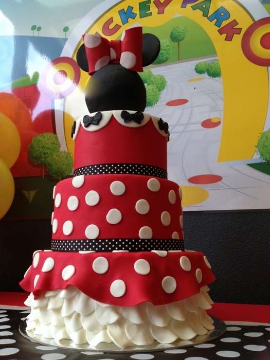 torte compleanno di Minnie con abito