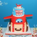 torte di compleanno dei Super wings_a piani con valigia