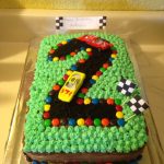 torte-di-compleanno-facili-per-bambini-_pista-macchinine