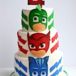 Torte di compleanno dei PJ Masks in pasta di zucchero con sagome personaggi
